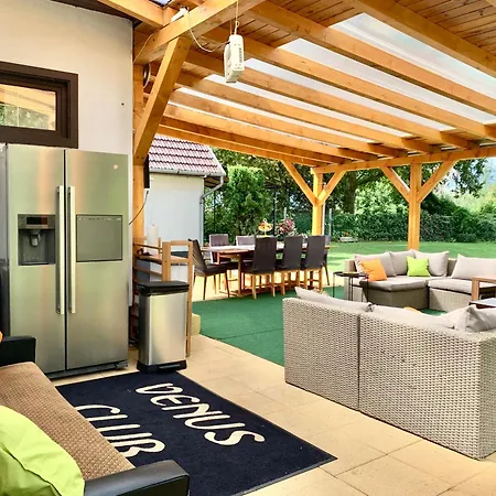 Balaton Family With 3 Bedrooms And Private , Private Parking Σπίτι διακοπών Balatonszarszo