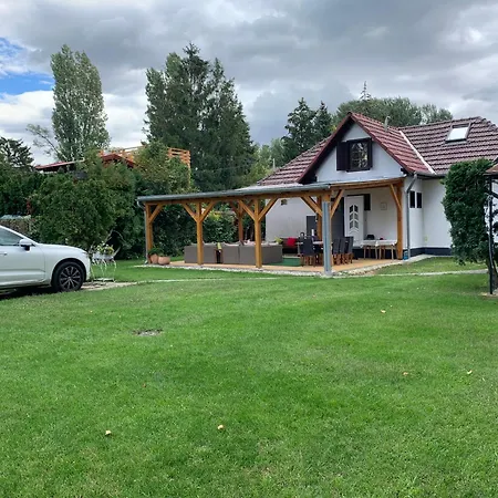 Σπίτι διακοπών Balaton Family With 3 Bedrooms And Private , Private Parking *
