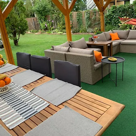 Σπίτι διακοπών Balaton Family With 3 Bedrooms And Private , Private Parking