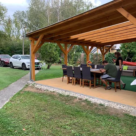 Σπίτι διακοπών Balaton Family With 3 Bedrooms And Private , Private Parking