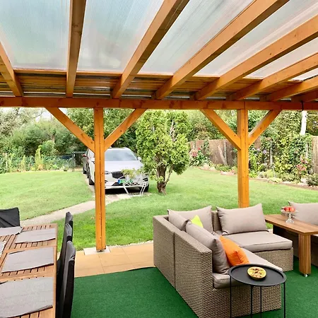Σπίτι διακοπών Balaton Family With 3 Bedrooms And Private , Private Parking *