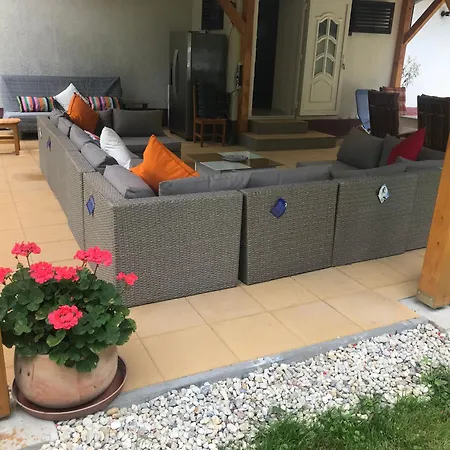 Balaton Family With 3 Bedrooms And Private , Private Parking Prázdninový dům *