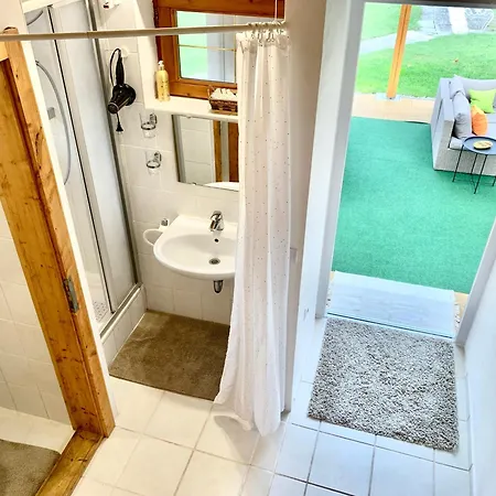 Balaton Family With 3 Bedrooms And Private , Private Parking Prázdninový dům Balatonszarszo