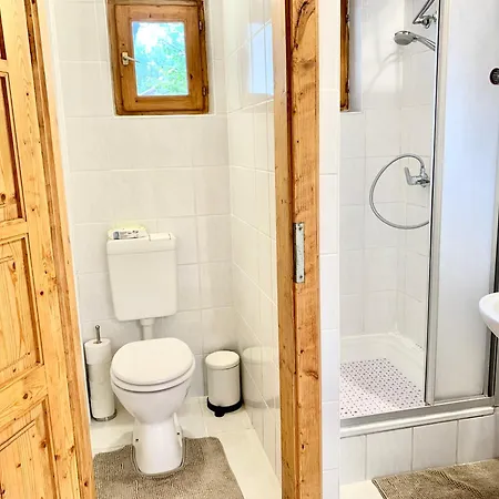 Σπίτι διακοπών Balaton Family With 3 Bedrooms And Private , Private Parking Balatonszarszo